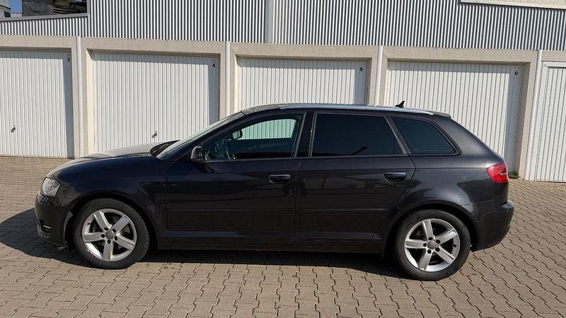 Gebraucht Audi A3 Ambiente 140 PS (102 kW) 2011 Schwarz Kleinwagen