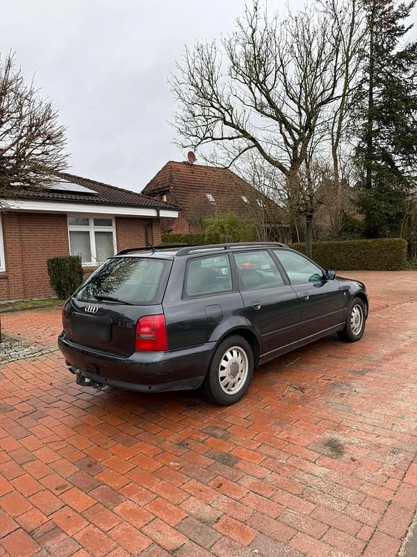 Gebraucht Audi A4 101 PS (74 kW) 2000 Schwarz Kombi
