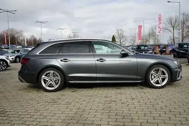Gebraucht Audi A4 S-Line 204 PS (150 kW) 2024 Grau Kombi