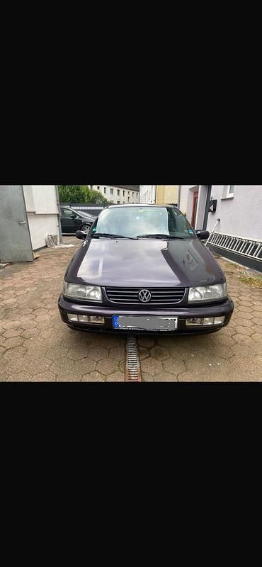 Violet Gebraucht 1994 VW Passat GT Limousine | 1.999 € - Bild 1/4
