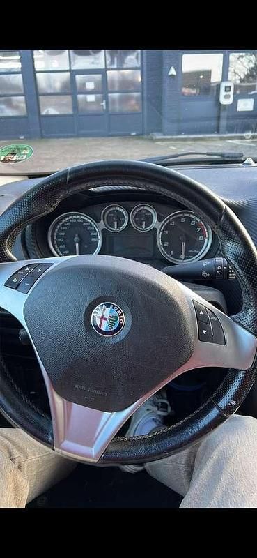 Gebraucht Alfa Romeo MiTo 155 PS (114 kW) 2009 Gelb Kleinwagen