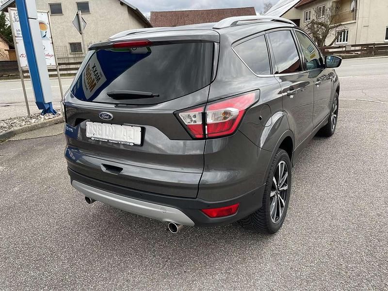 Gebraucht Ford Kuga Cool & Connect 150 PS (110 kW) 2019 Grau SUV