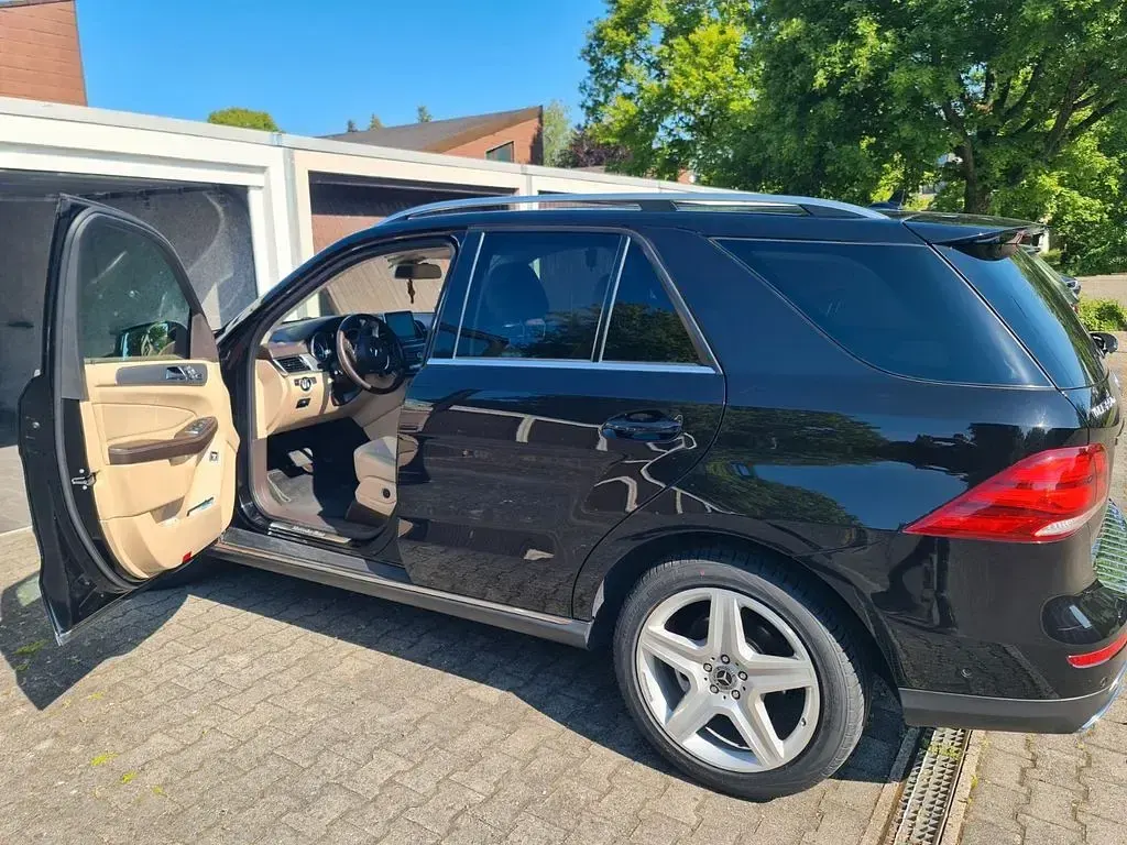 Gebraucht Mercedes GLE250 204 PS (150 kW) 2016 Schwarz SUV
