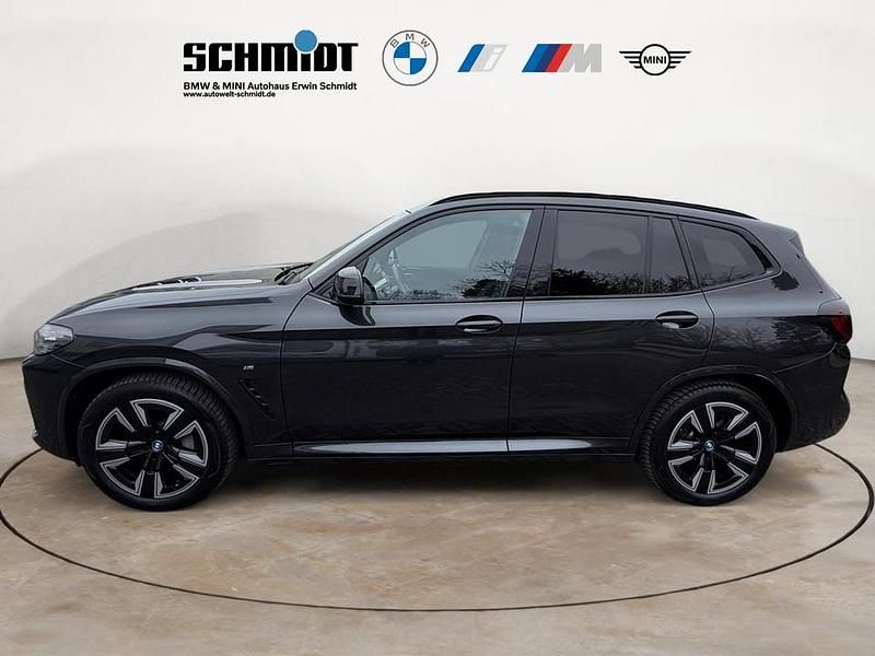 Gebraucht BMW iX3 Shadowline 210 kW (286 PS) 2023 Sophistograu SUV