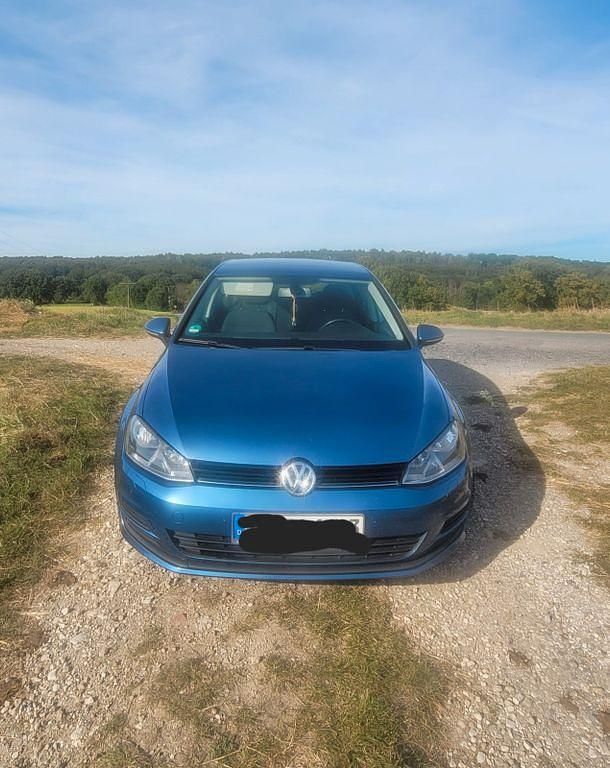 Blau Gebraucht 2014 VW Golf VII Comfortline Limousine | 6.100 € (Superpreis) - Bild 1/4