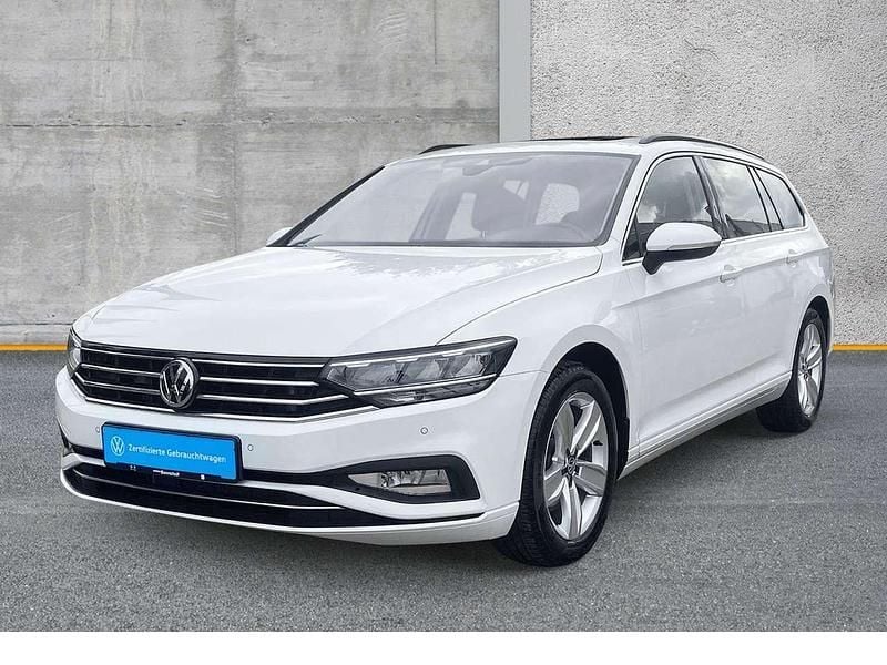 Weiß Gebraucht 2020 VW Passat Business Kombi | 25.920 € (Guter Preis) - Bild 1/4