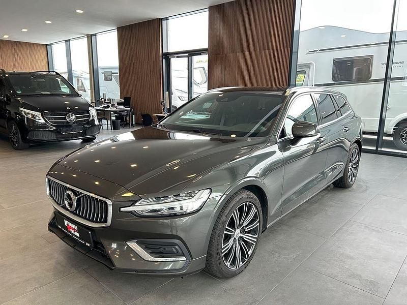 Braun Gebraucht 2019 Volvo V60 Inscription Kombi | 23.990 € (Fairer Preis) - Bild 1/4