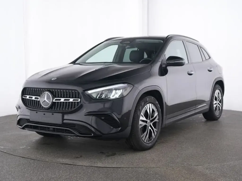Gebraucht Mercedes GLA220 Progressive 190 PS (139 kW) 2025 Schwarz SUV