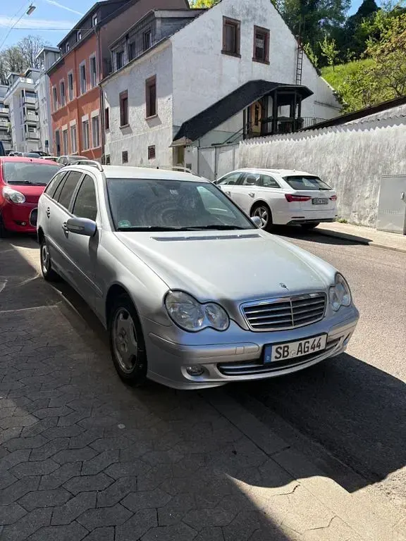 Gebraucht Mercedes C220 Classic 150 PS (110 kW) 2006 Silber Limousine