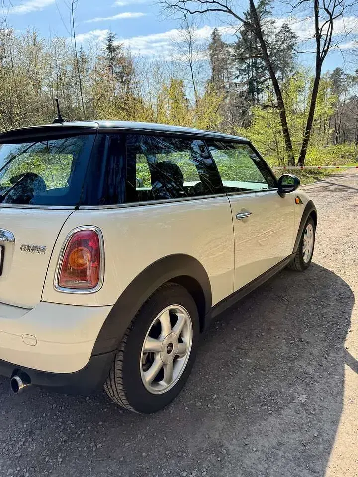 Gebraucht Mini Cooper 120 PS (88 kW) 2007 Weiß Kleinwagen