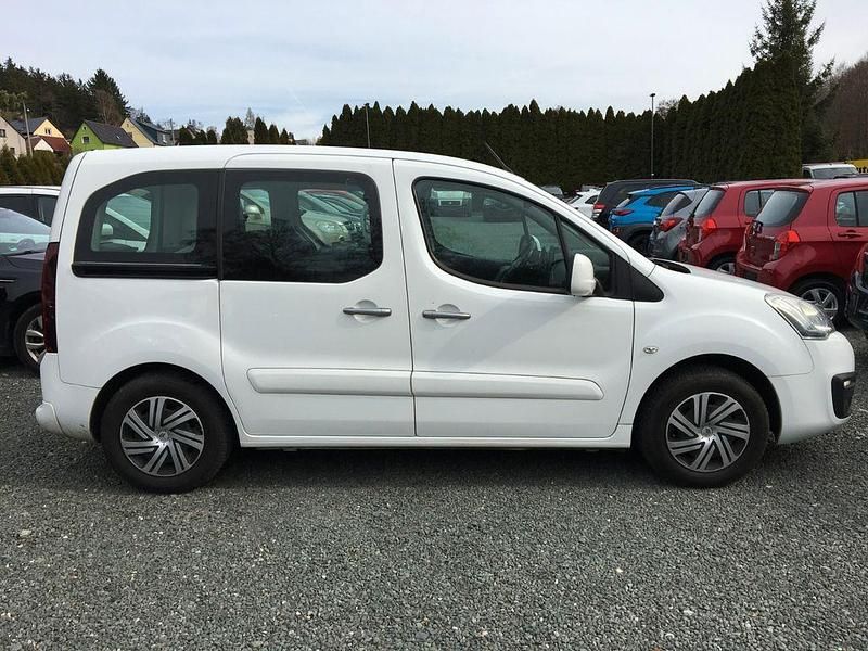 Gebraucht Citroën Berlingo SELECTION 99 PS (72 kW) 2015 Weiß Van / Kleinbus