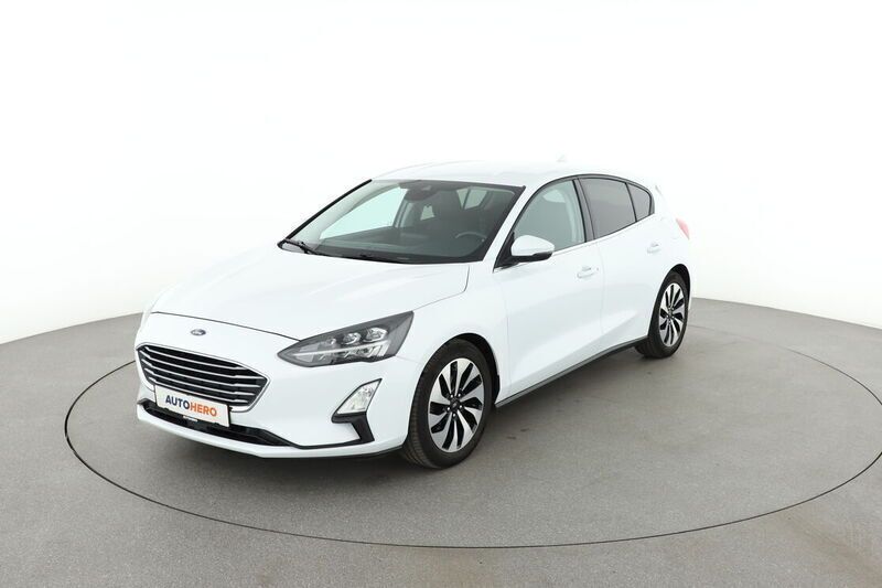 Weiß Gebraucht 2020 Ford Focus Cool & Connect Limousine | 17.490 € - Bild 1/4