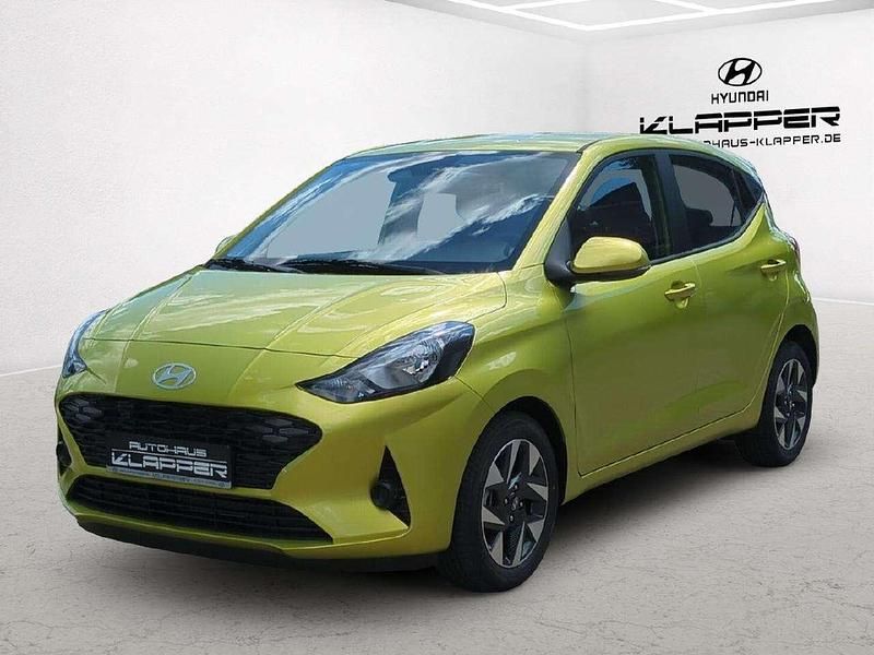 Grün Neu 2025 Hyundai i10 Trend Kleinwagen | 17.990 € (Guter Preis) - Bild 1/4