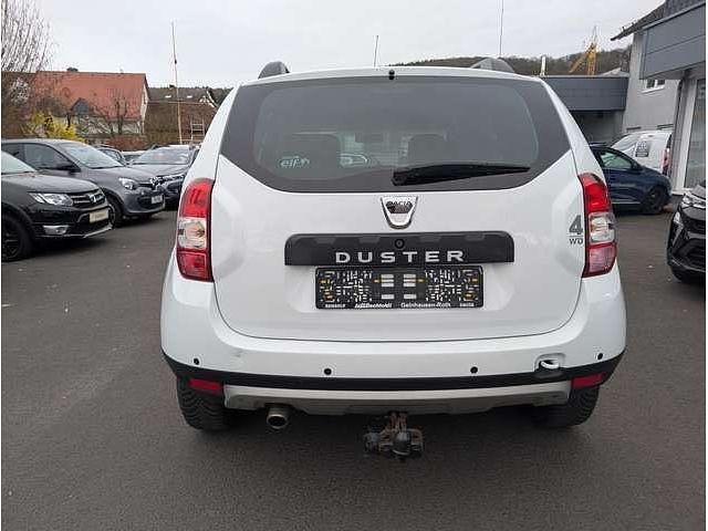 Gebraucht Dacia Duster Prestige 110 PS (80 kW) 2015 Weiß (gletscherweiss) SUV