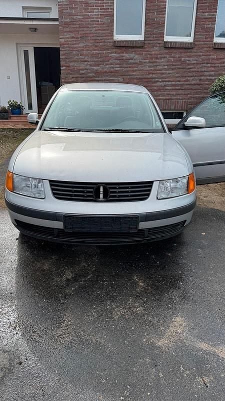 Gebraucht VW Passat 90 PS (66 kW) 1997 Silber Limousine