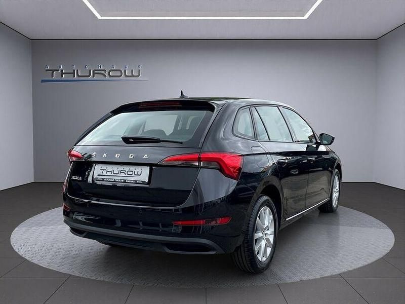 Gebraucht Skoda Scala Ambition 110 PS (80 kW) 2023 Schwarzmagic perleffekt Kleinwagen