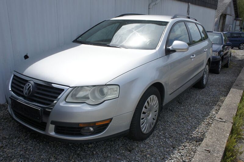 Silber Gebraucht 2008 VW Passat Trendline Kombi | 1.390 € (Superpreis) - Bild 1/4