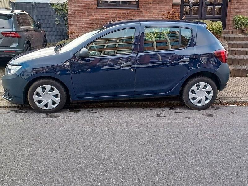 Gebraucht Dacia Sandero Essentiel 73 PS (53 kW) 2017 Blau Kleinwagen