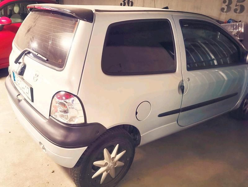 Second-hand Renault Twingo 58 CP (42 kW) 2006 Argintiu Hatchback