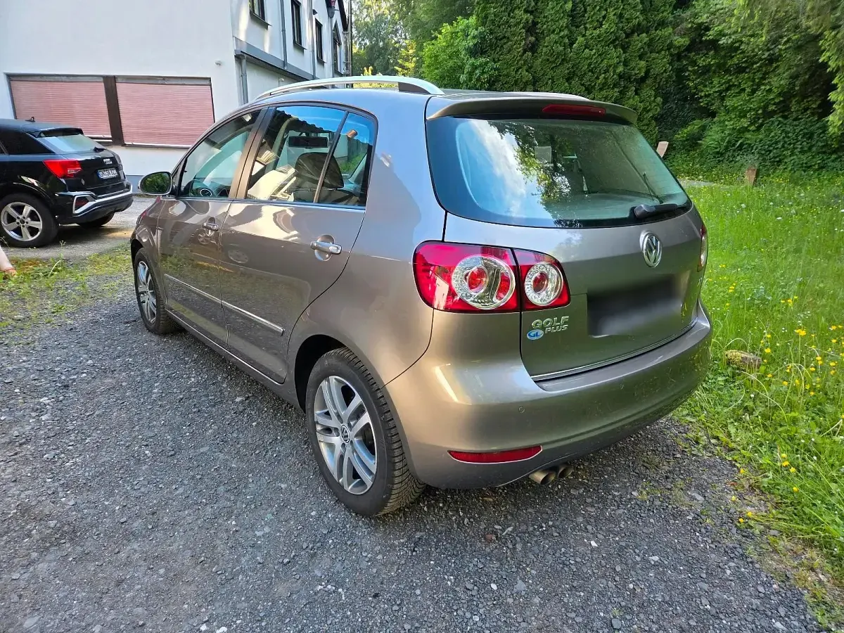 Gebraucht VW Golf Plus 122 PS (89 kW) 2009 Silber Van / Kleinbus