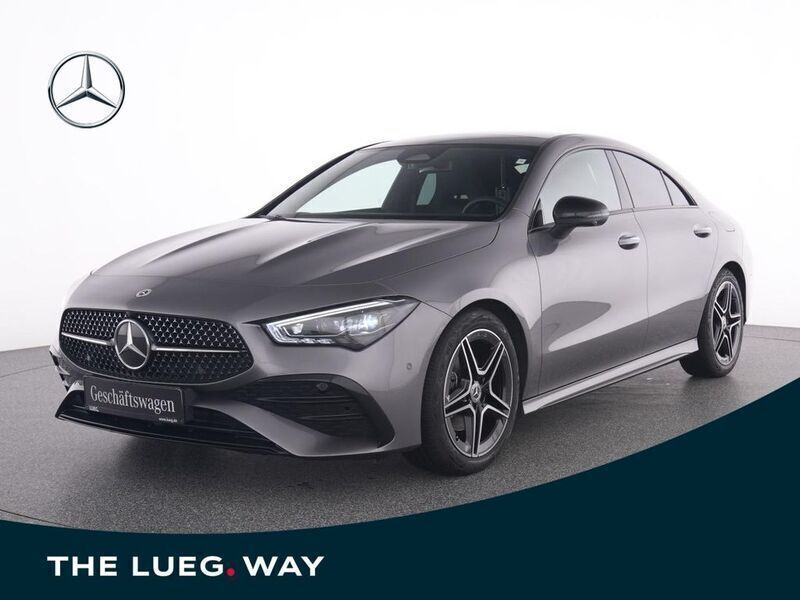 Grau metalliclack mountaingrau Gebraucht 2024 Mercedes CLA180 AMG Limousine | 37.995 € (Fairer Preis) - Bild 1/4