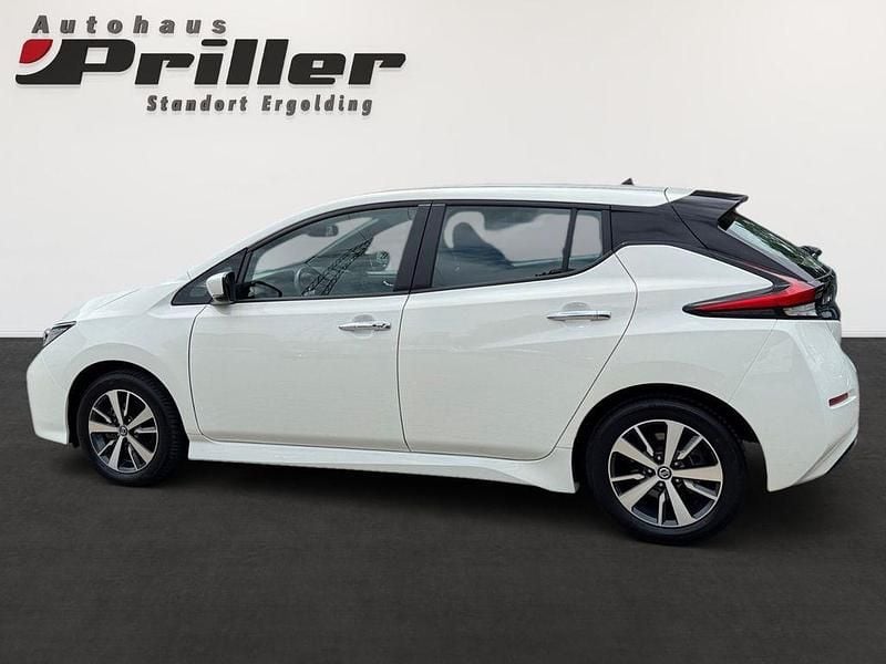 Gebraucht Nissan Leaf Acenta 110 kW (150 PS) 2021 Weiß Kleinwagen