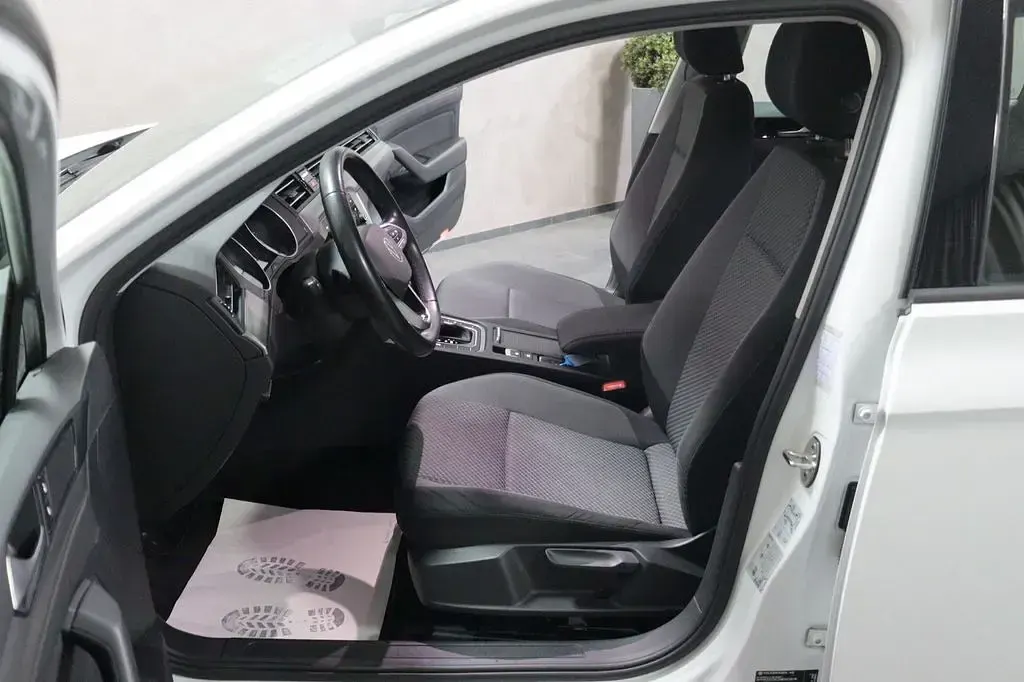 Gebraucht VW Passat 122 PS (89 kW) 2022 Pure white Kombi