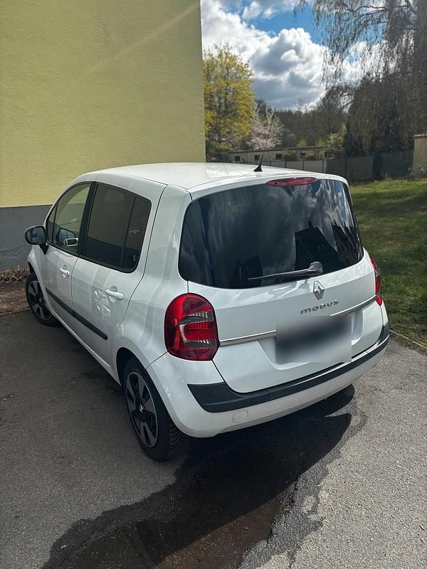 Second-hand Renault Modus 105 CP (77 kW) 2008 Alb Monovolum