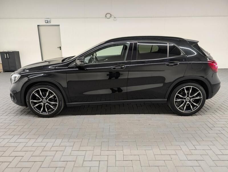 Gebraucht Mercedes GLA250 Night 211 PS (155 kW) 2019 Schwarz (kosmosschwarzmet.) SUV