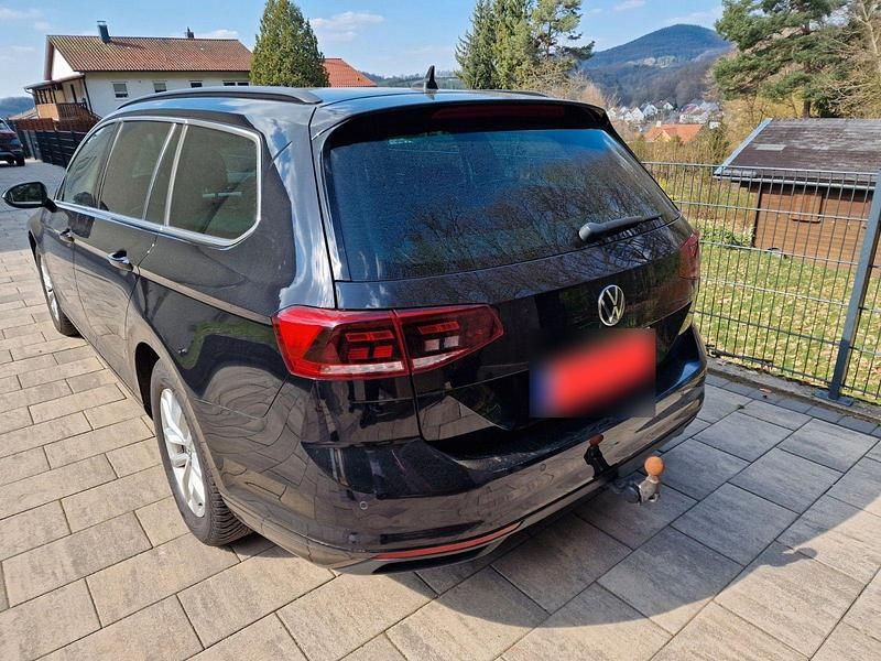Second-hand VW Passat 150 CP (110 kW) 2022 Negru Break