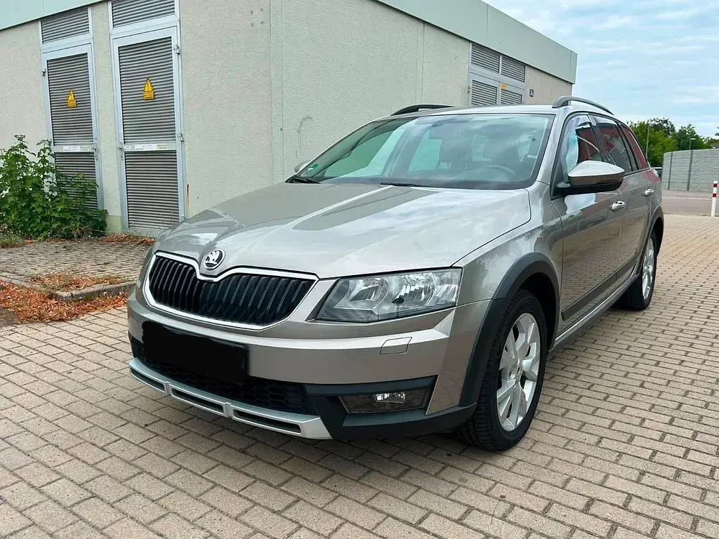 Gebraucht Skoda Octavia 184 PS (135 kW) 2015 Beige Kombi