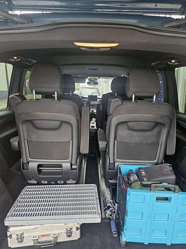 Gebraucht Mercedes V220 163 PS (119 kW) 2017 Blau Van / Kleinbus