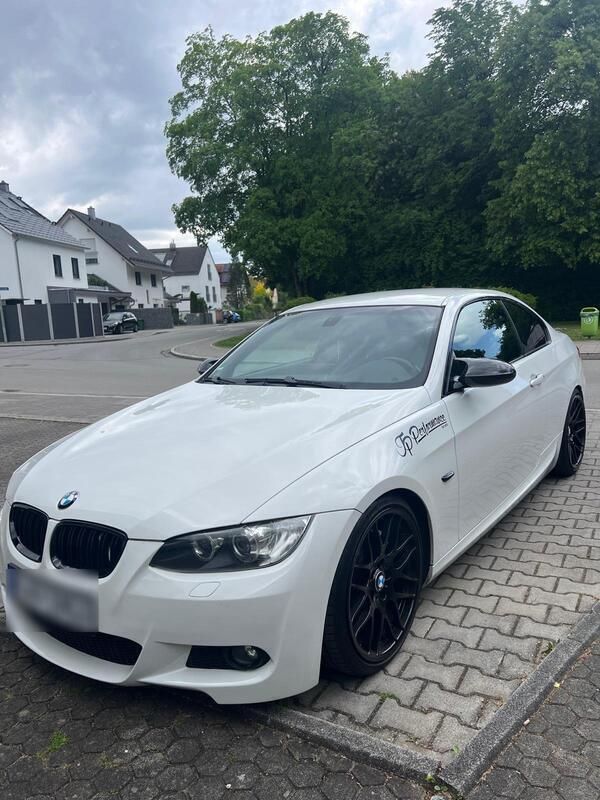 Weiß Gebraucht 2009 BMW 335 M Sport Coupé | 18.499 € (Fairer Preis) - Bild 1/4