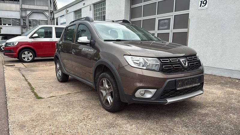 Braun Gebraucht 2019 Dacia Sandero Prestige Kleinwagen | 11.990 € (Fairer Preis) - Bild 1/4