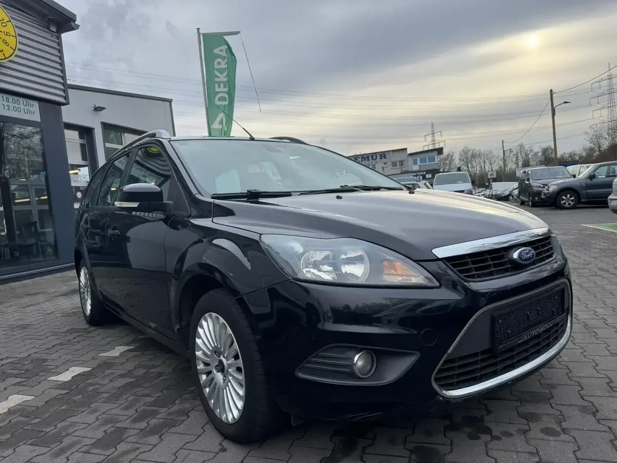 Używany Ford Focus Titanium 101 KM (74 kW) 2009 Czarny Kombi