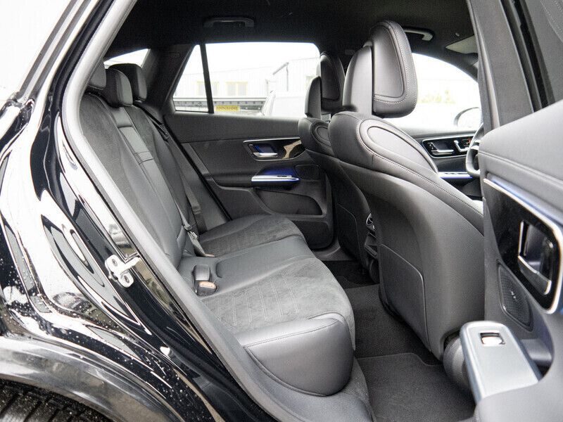 Gebraucht Mercedes GLC200 AMG line 227 PS (166 kW) 2024 Schwarz SUV