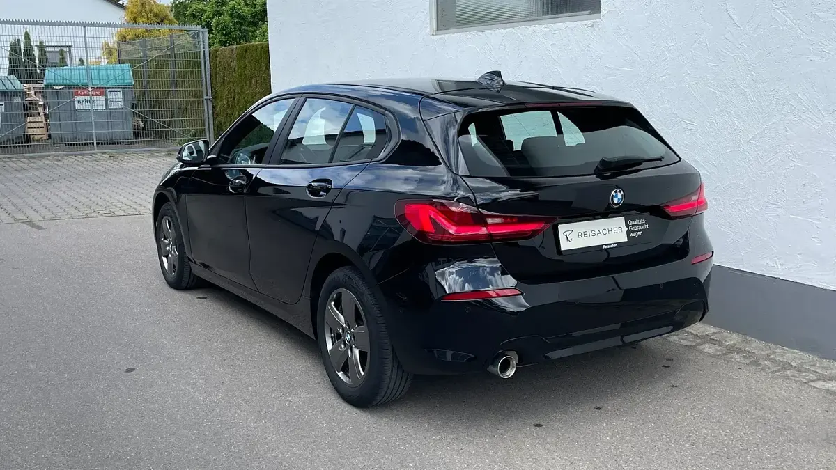 Gebraucht BMW 118 Advantage 140 PS (102 kW) 2023 Schwarz uni Kleinwagen