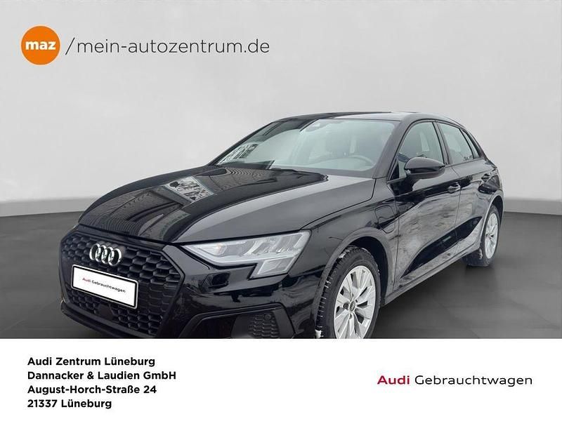 Brillantschwarz Gebraucht 2022 Audi A3 Limousine | 24.970 € (Etwas zu teuer) - Bild 1/4