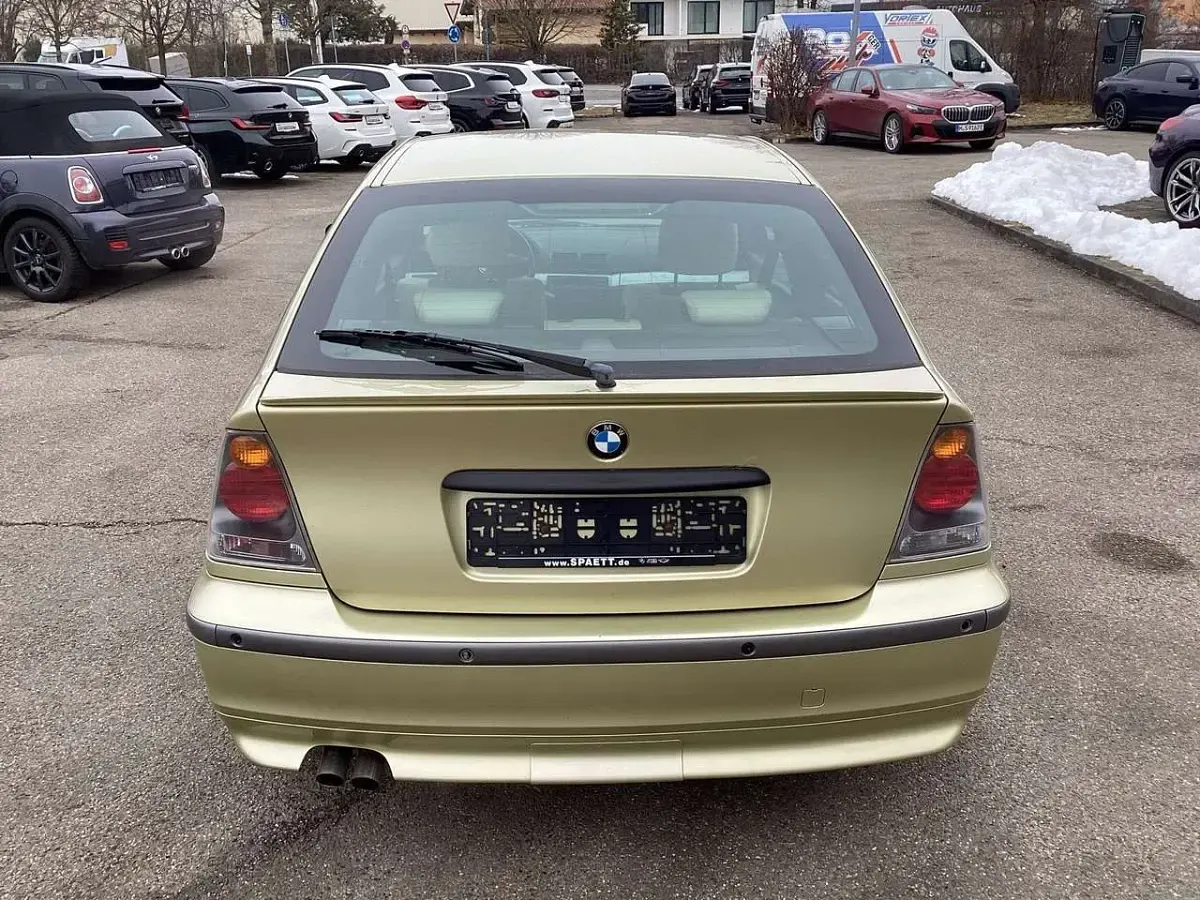 Gebraucht BMW 325 192 PS (141 kW) 2002 Pistaziengrün Kleinwagen