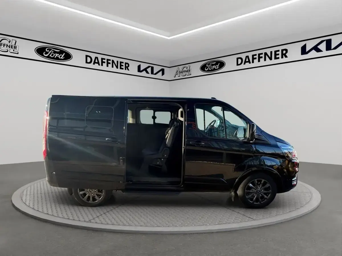 Gebraucht Ford Tourneo Custom Titanium X 185 PS (136 kW) 2020 Obsidianschwarz metallic Van