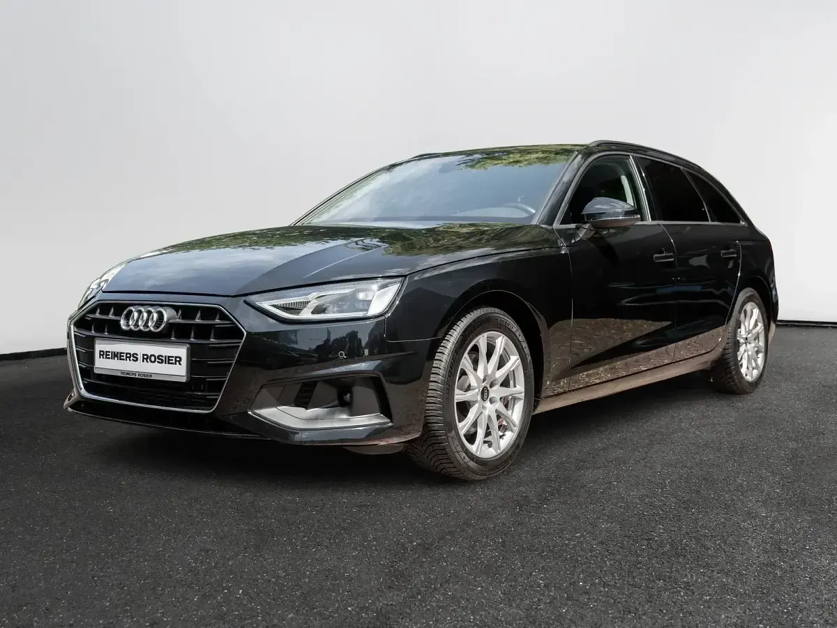 Gebraucht Audi A4 Basis 150 PS (110 kW) 2022 Schwarz Kombi