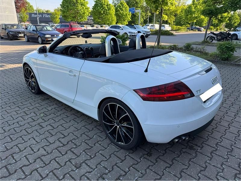 Weiß Gebraucht 2008 Audi TT Roadster Cabrio | 9.490 € (Guter Preis) - Bild 1/4