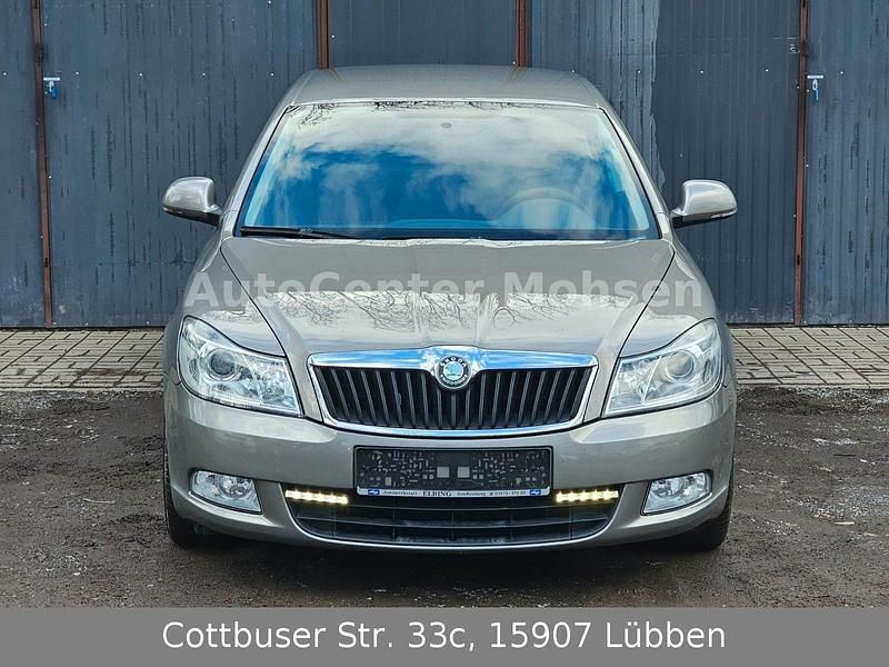 Gebraucht Skoda Octavia Ambiente 122 PS (89 kW) 2009 Beige Limousine