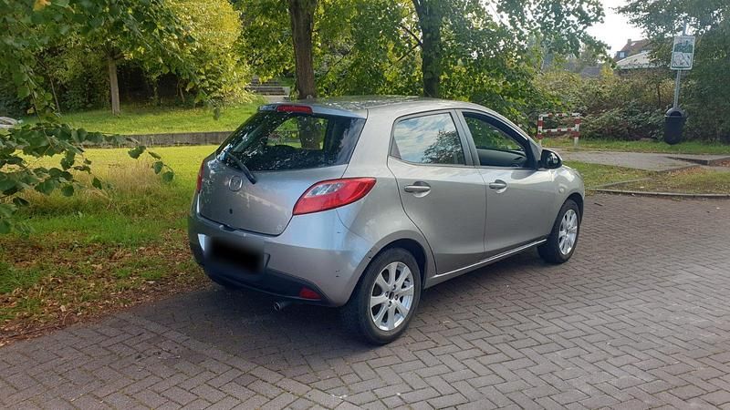 Gebraucht Mazda 2 75 PS (55 kW) 2011 Grau Kleinwagen
