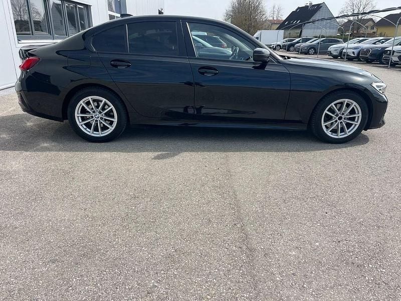 Gebraucht BMW 320 Advantage 190 PS (139 kW) 2021 Schwarz Limousine