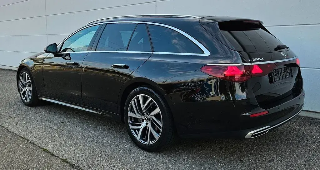 Gebraucht Mercedes 200 Avantgarde 163 PS (119 kW) 2025 Schwarz Limousine