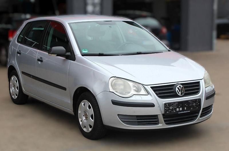 Grau Gebraucht 2006 VW Polo Trendline Kleinwagen | 2.790 € (Fairer Preis) - Bild 1/4