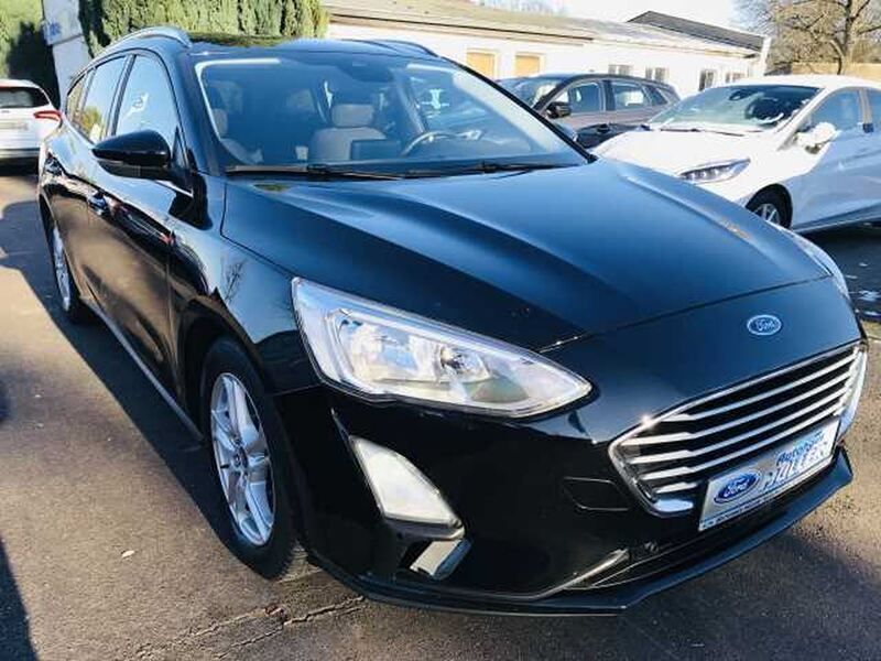 Iridiumschwarz (metallic) Gebraucht 2019 Ford Focus Cool & Connect Kombi | 13.650 € (Fairer Preis) - Bild 1/4
