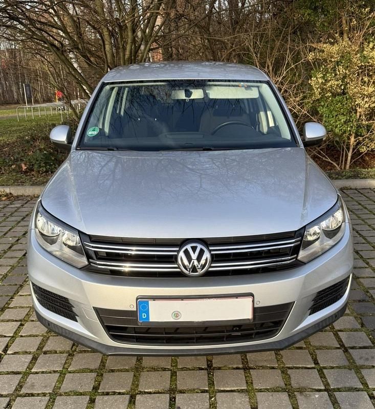Gebraucht VW Tiguan 122 PS (89 kW) 2012 Silber SUV