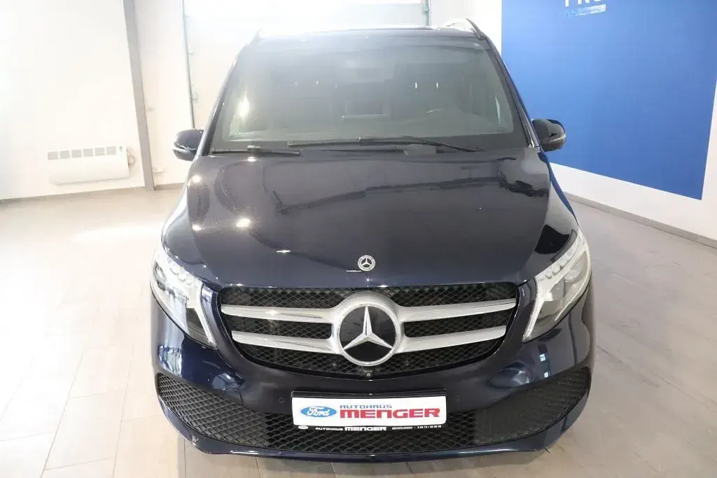 Gebraucht Mercedes V250 Avantgarde Edition 190 PS (139 kW) 2021 Blau Van / Kleinbus